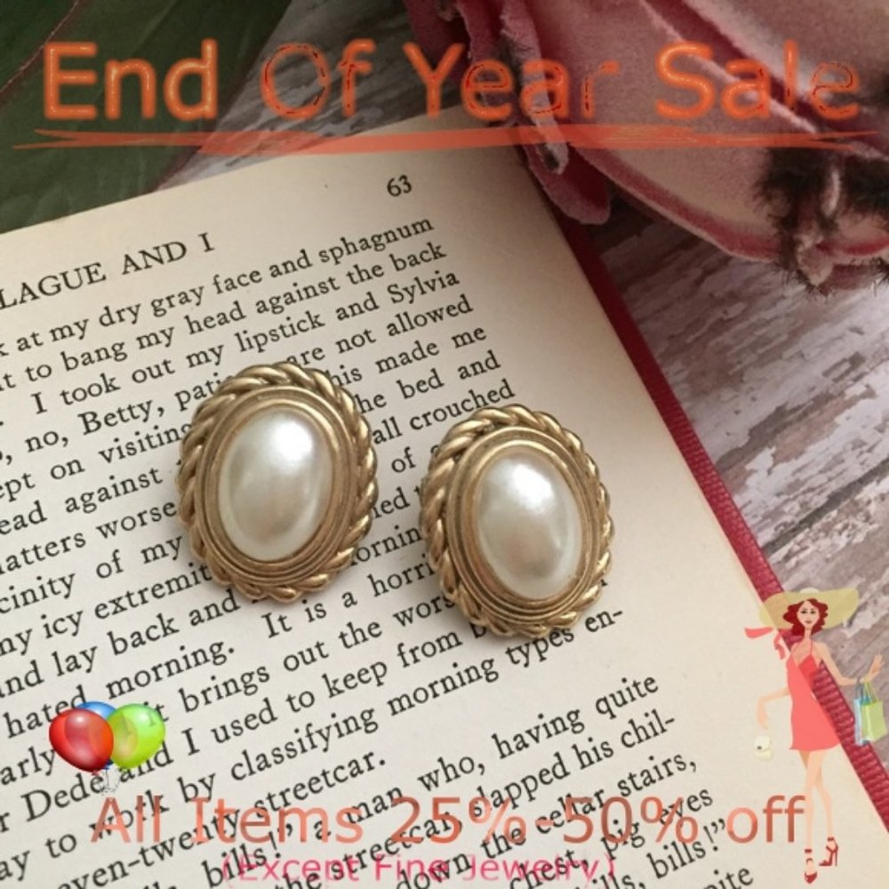 Gold tone Pearl Earrings